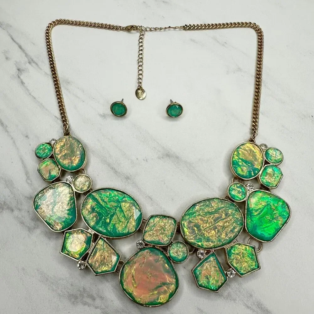 Claire's Irridescent Green and Gold Tone Bib Necklace with Matching Earrings